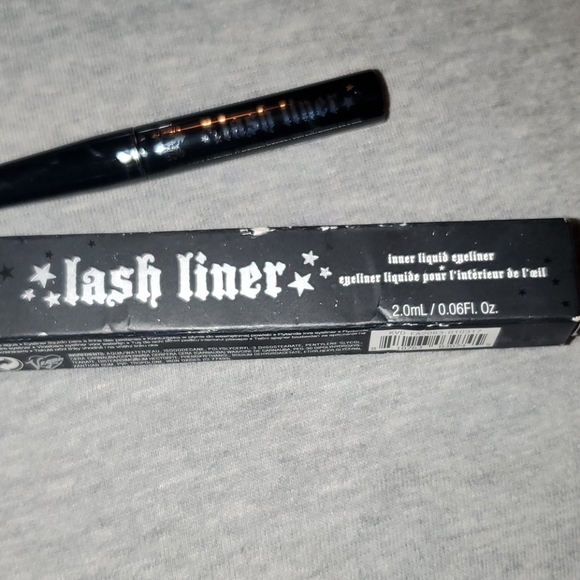 kat von d inner liquid eyeliner